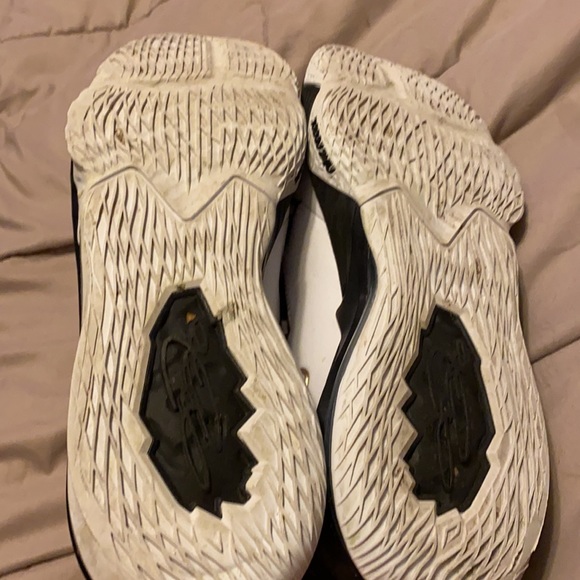 Nike Lebron 17s - like new! Size 14. - Picture 5 of 5